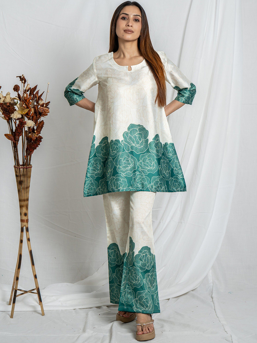 Noia Romantic Florals Printed Tunic With Trousers