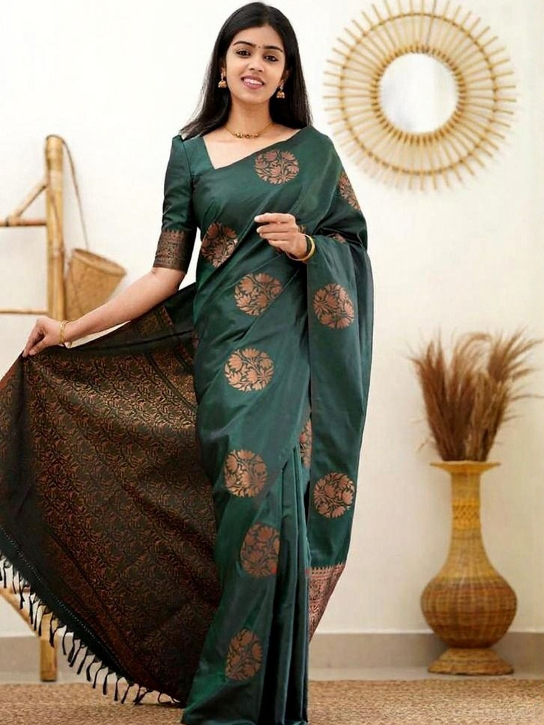 YAMUNE Woven Design Zari Banarasi Saree