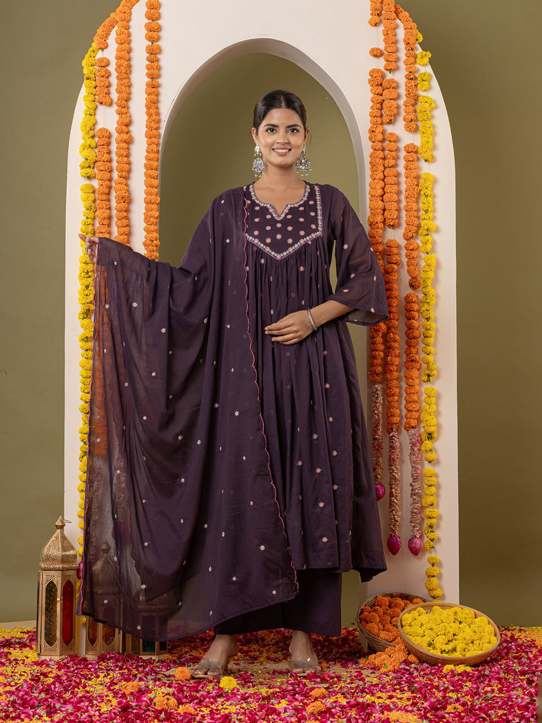 GHUMMAN SONAKSHI Women Floral Embroidered Tiered Pure Cotton Kurta with Trousers & Dupatta