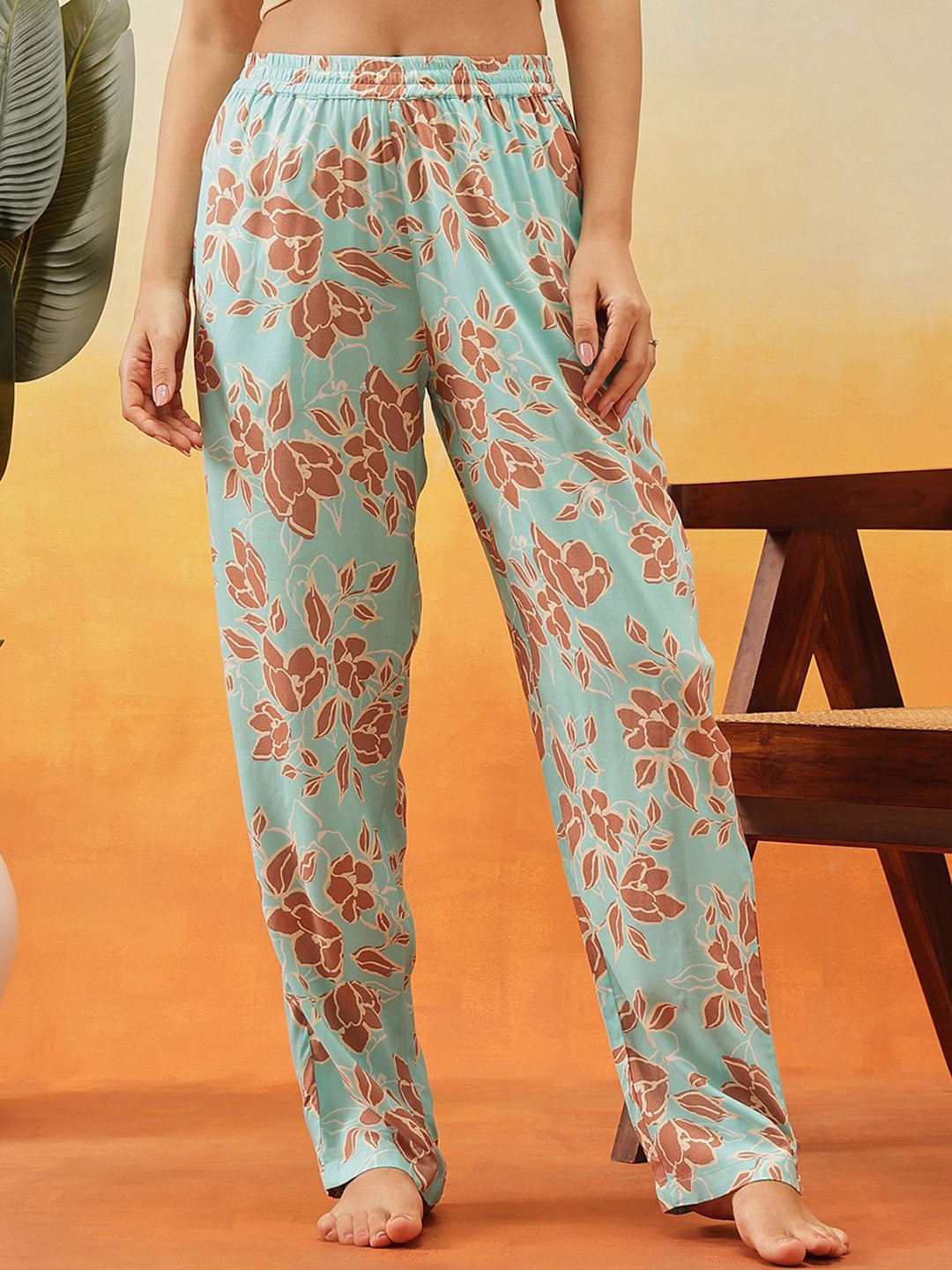 Clovia Women Floral Printed Lounge Pants with Pockets