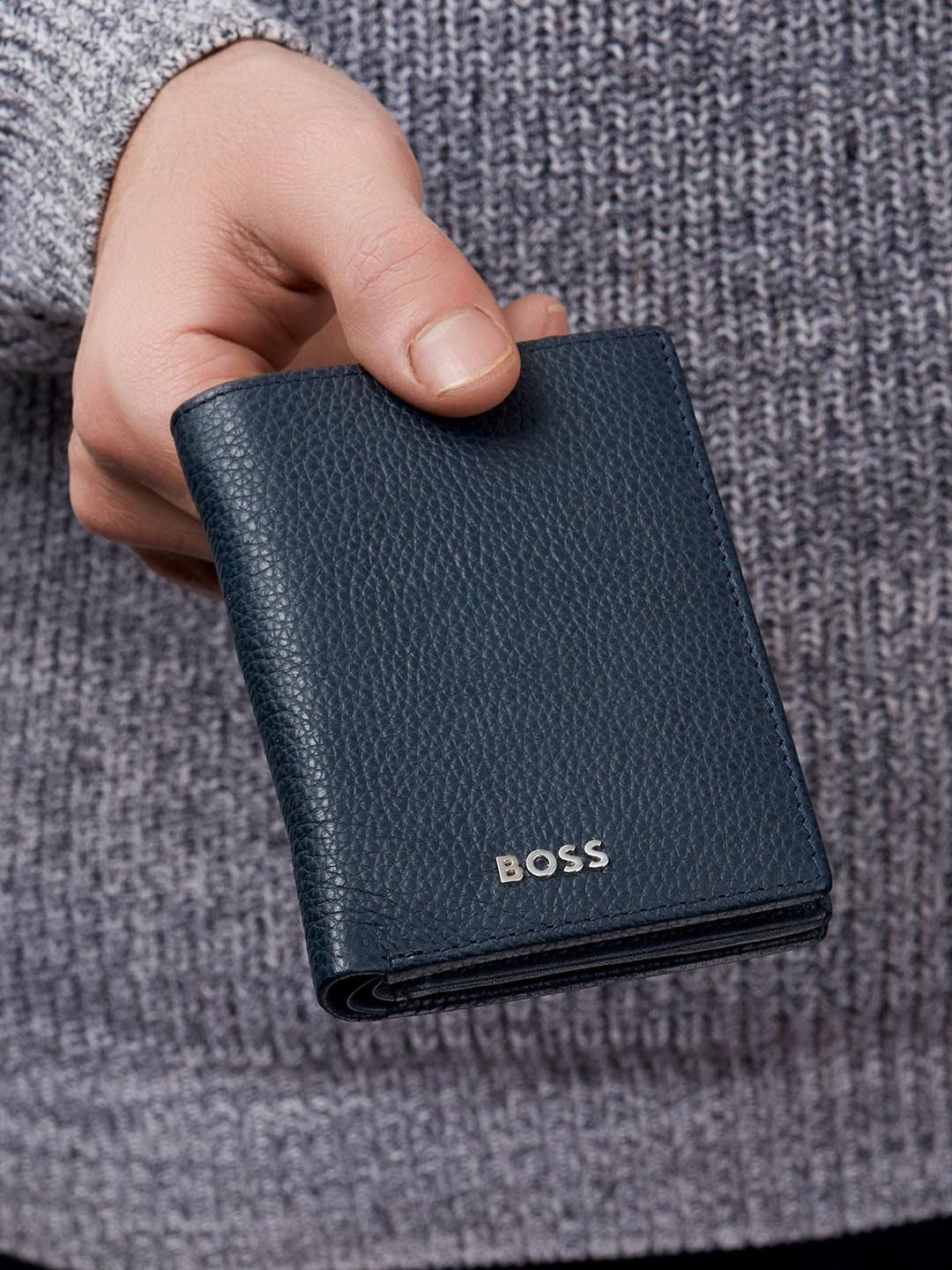 Hugo Boss Men Textured Folding Card Holder