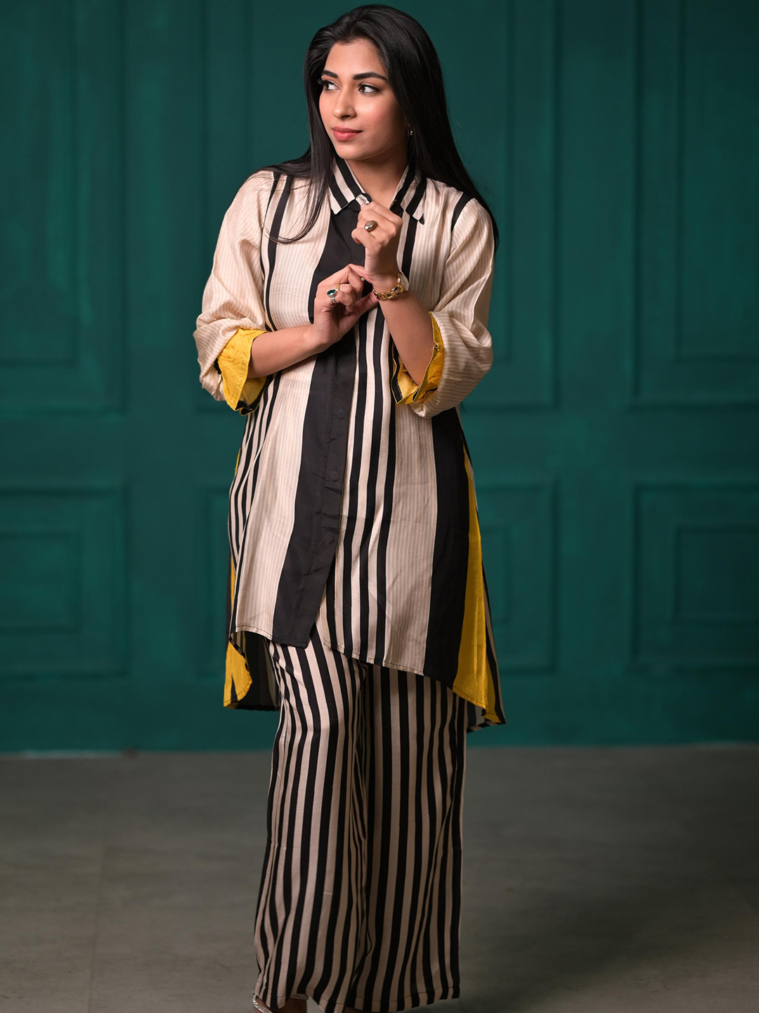 WAMA TRENDZ Twine Women Printed Shirt Collar Top With Trousers Co-Ords