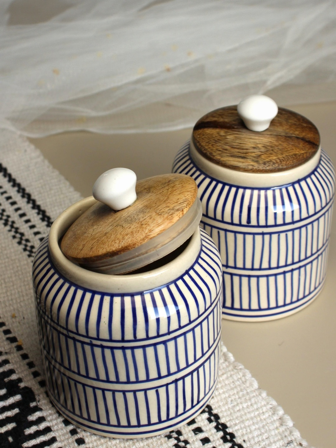 del hogar Ceramic Jars with Blue Strips