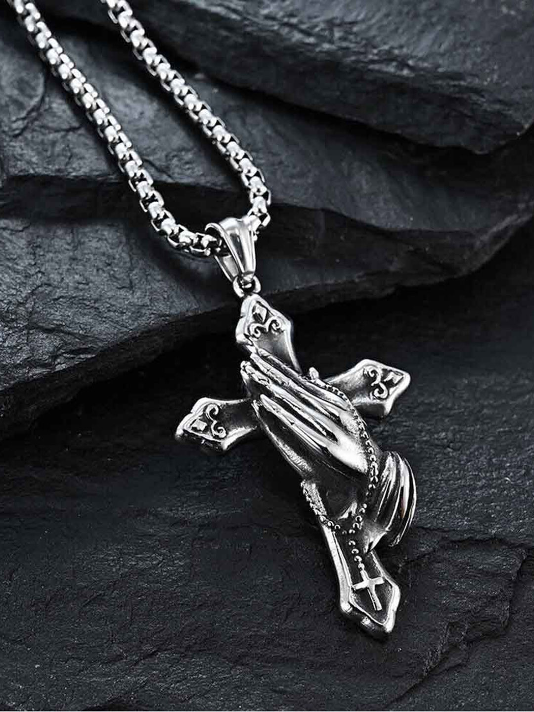 THE MEN GIFT Men Silver-Plated Contemporary Pendant With Chain