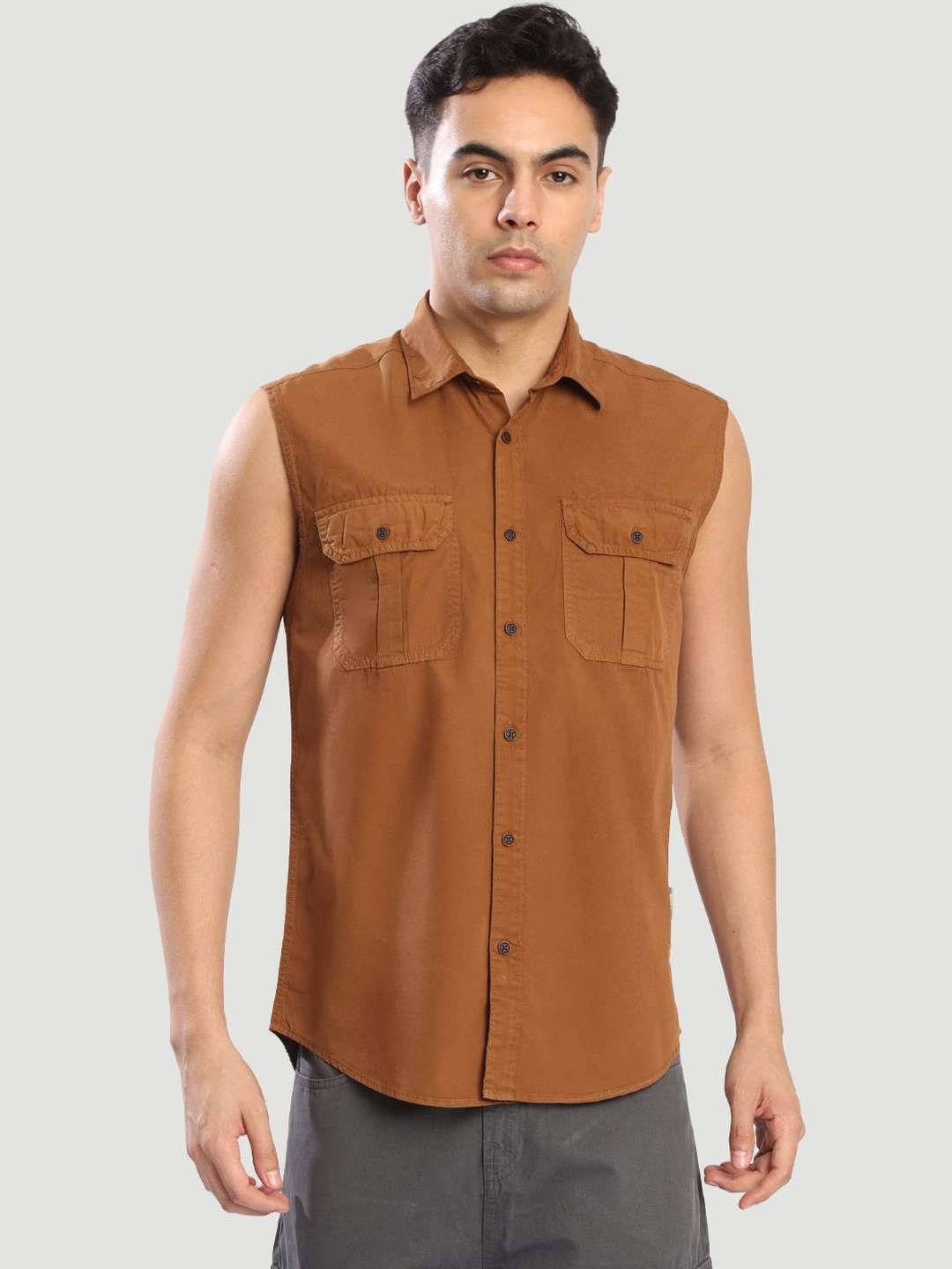 Roadster Men Brown Regular Fit Sleeveless Casual Shirt