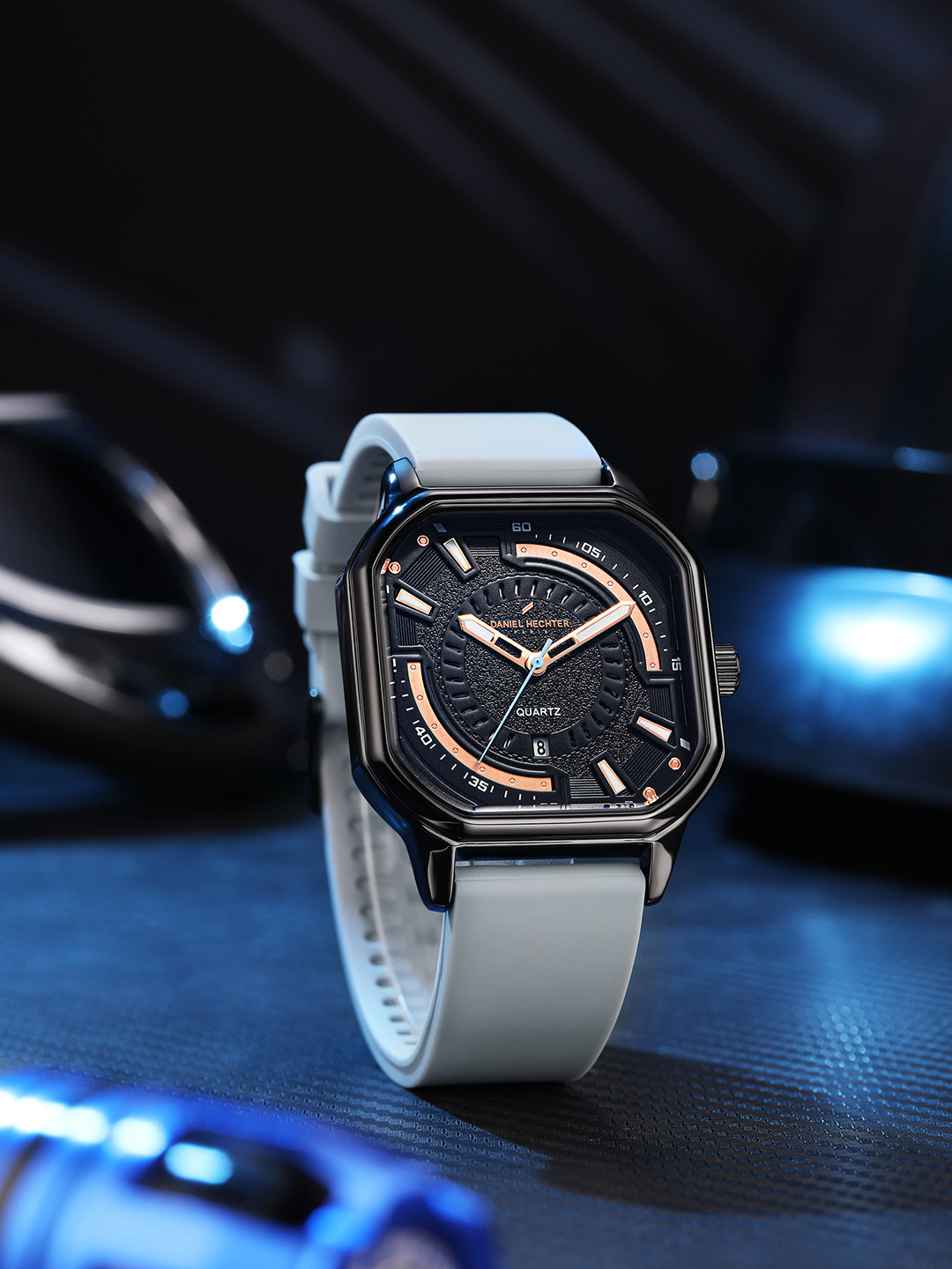 Daniel Hechter Men Textured Dial & Silicon Straps Analogue Watch DHM1003-04