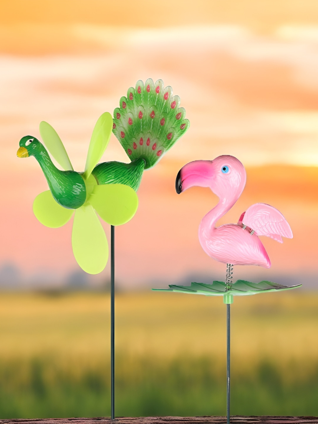 CHOCOZONE 2Pcs Green Textured 3D Peacock & Flamingo Wind Spinners Garden Figurines & Toys
