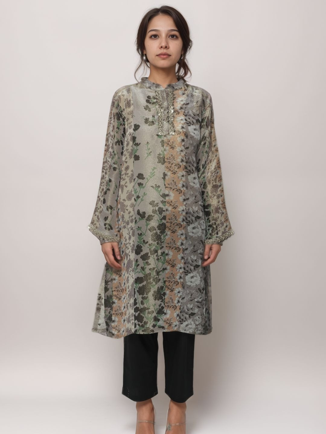 Toscee Women Grey Floral Printed Tissue Mandarin Collar Regular Sequinned Kurta Sets