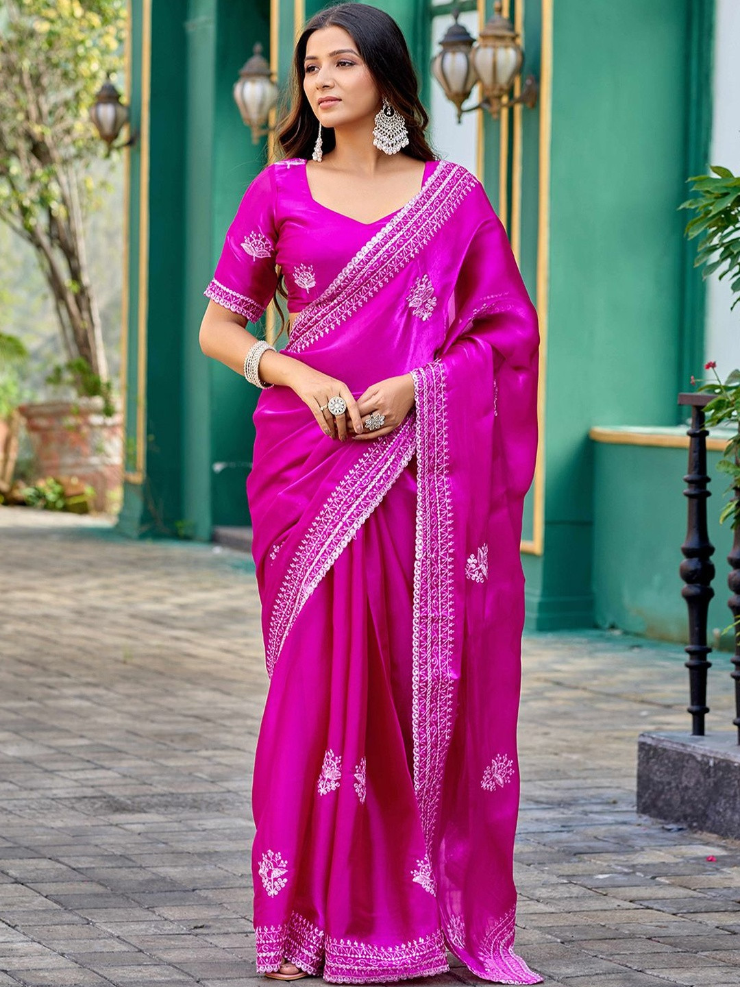 Satrani Ethnic Motifs Embroidered Tissue Saree