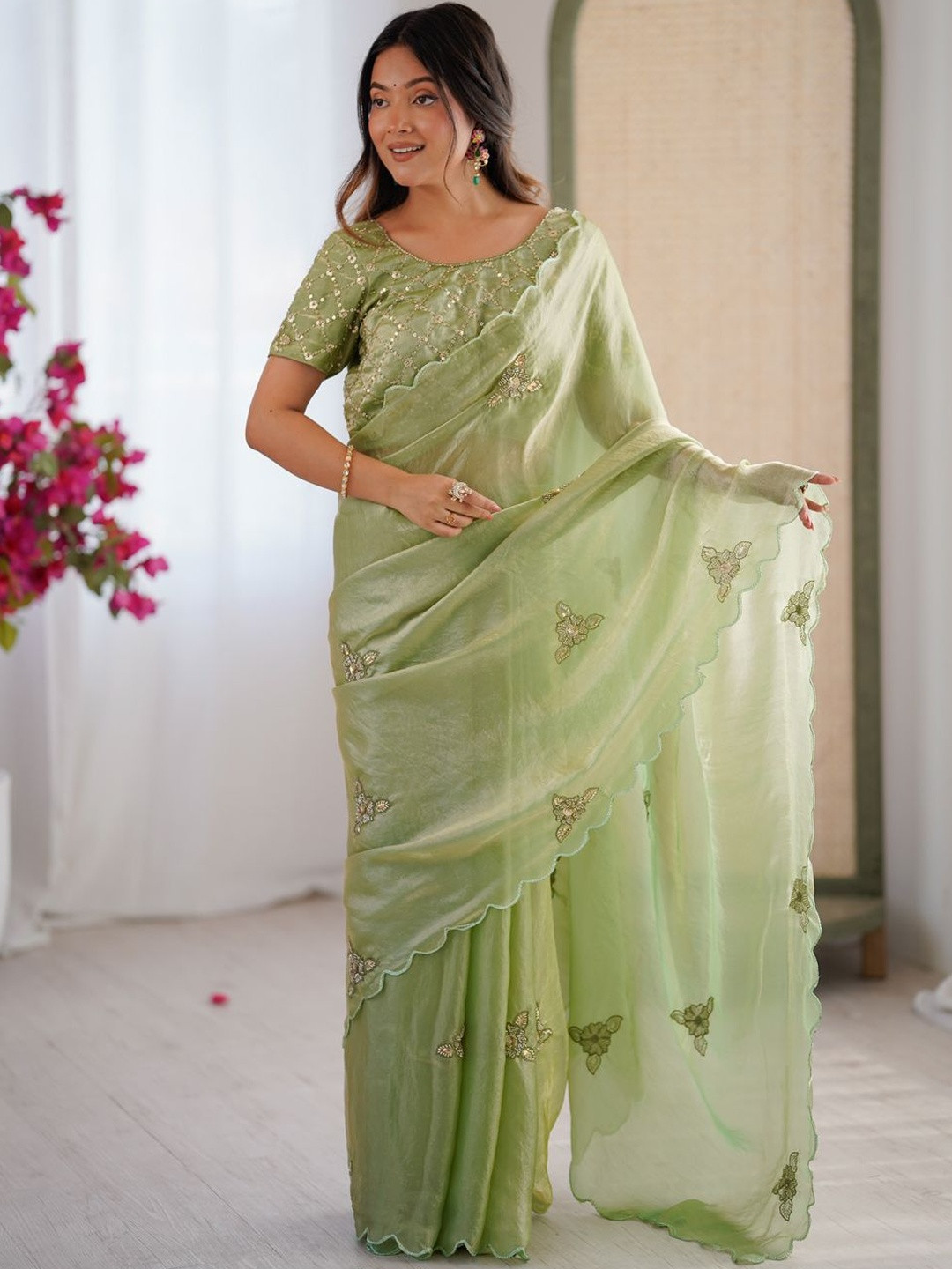 EVANIK Embellished Beaded Scallop Border Saree