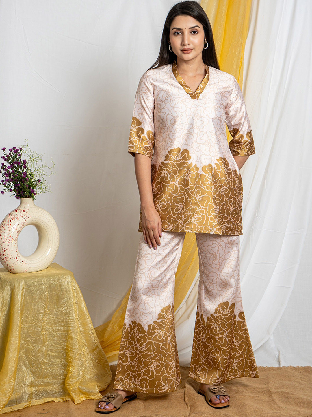 Noia Printed V-Neck Tunic With Trousers