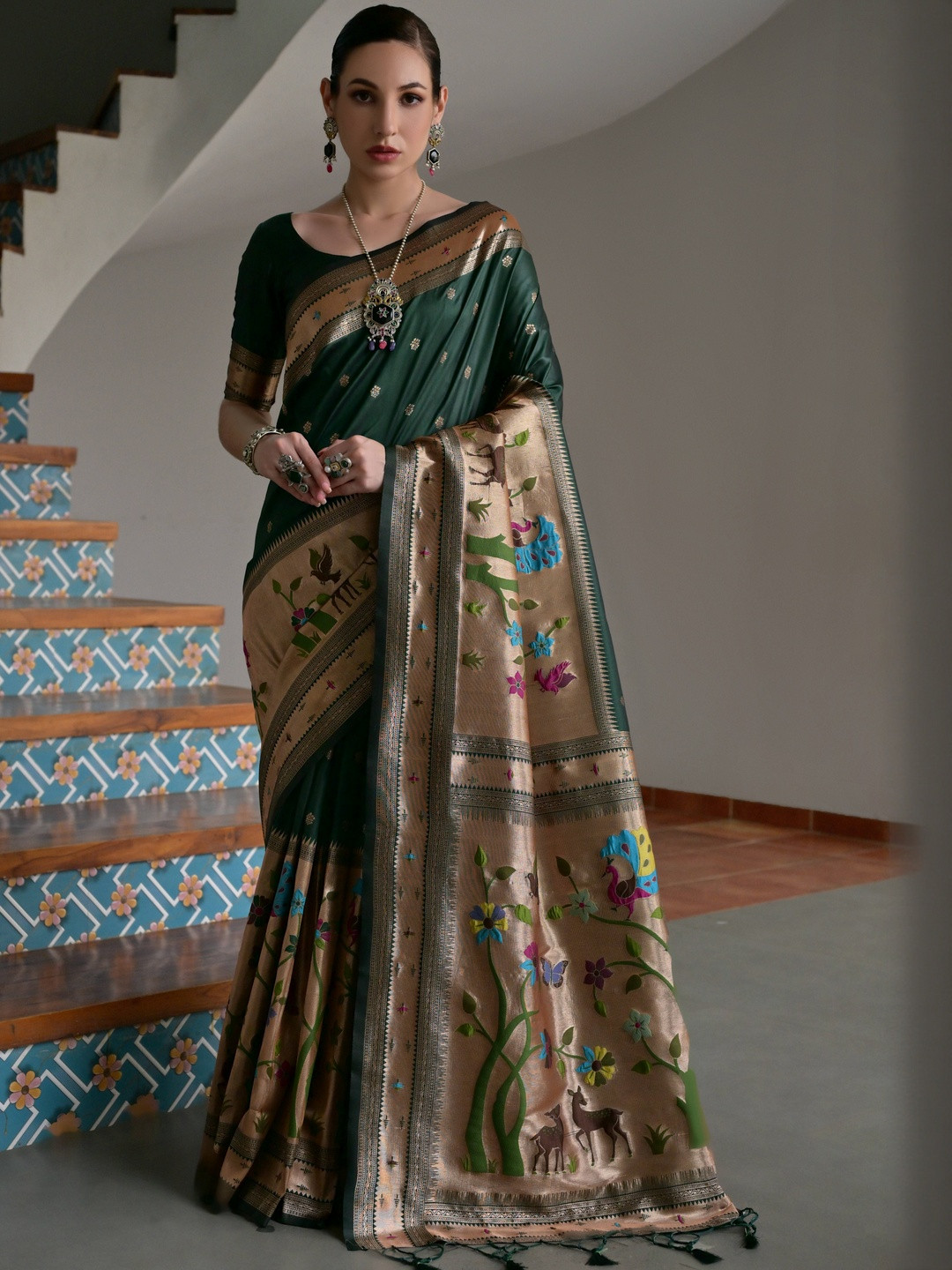 VISHNU WEAVES Paithani Silk Saree with Blouse