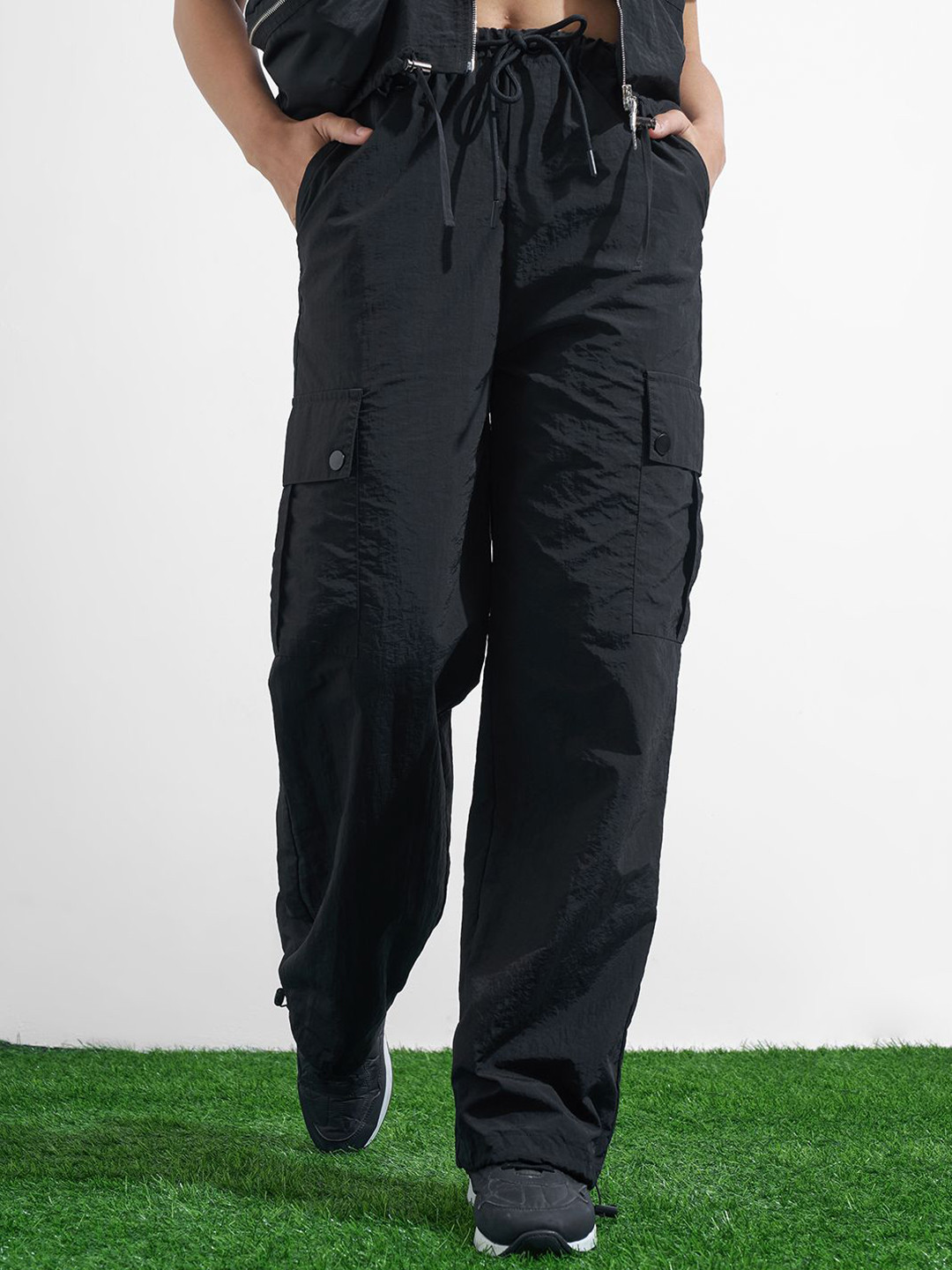 Street By Tokyo Talkies Women Elasticated Waist with Tie-Up Cargos Trousers