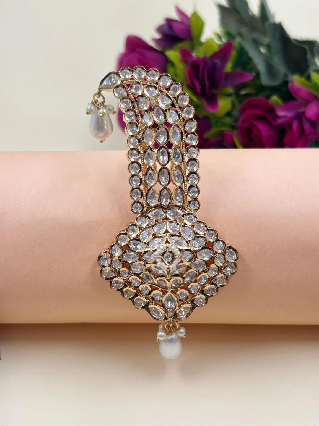 Gehna By  Beadazzled Men Kundan Studded & Pearls Beaded Brooch