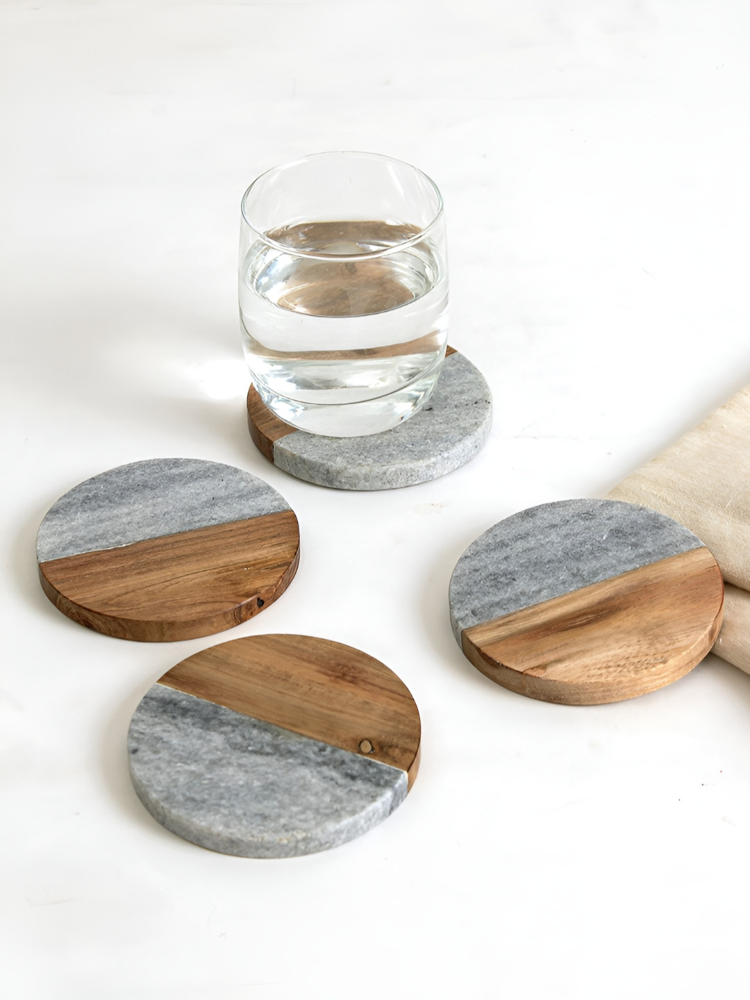 House This Amini Grey & Brown 4 Pieces Round Shaped Coasters