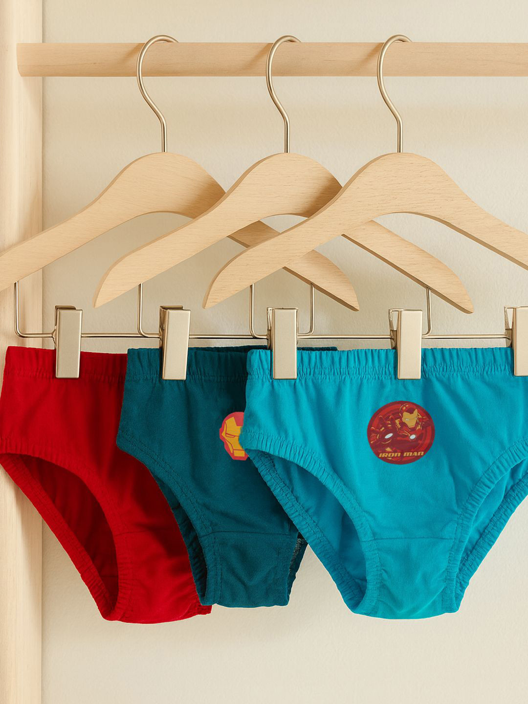 Marvel Boys Pack Of 3 Printed Pure Cotton Mid-Rise Basic Briefs