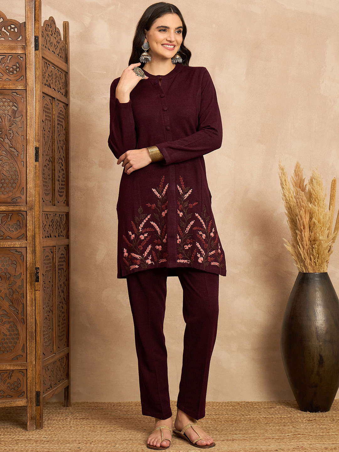 CLAPTON Women Wool Blend Embroidered Kurti & Pant