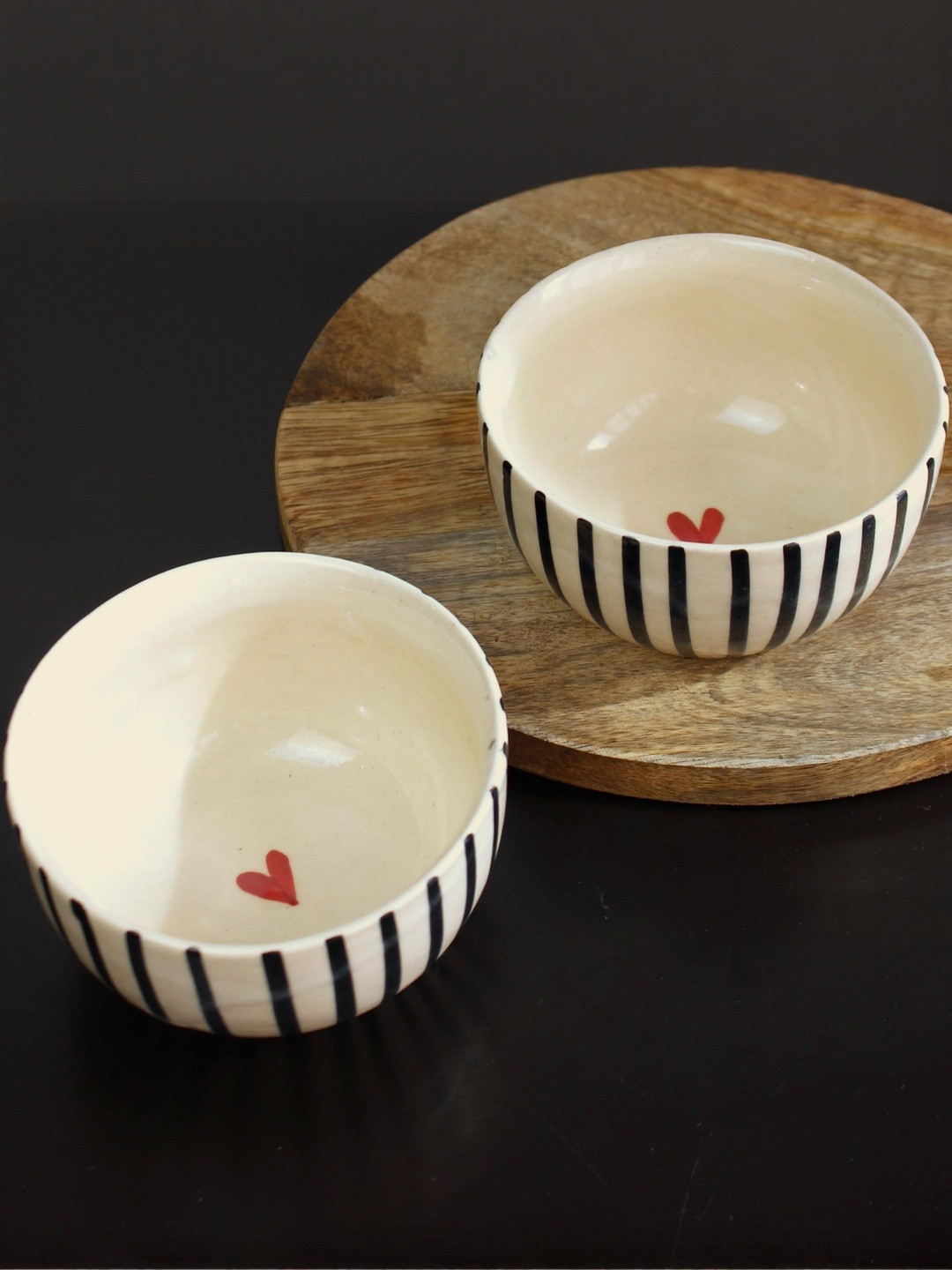 del hogar Set Of 2 Striped Pattern Ceramic Bowls