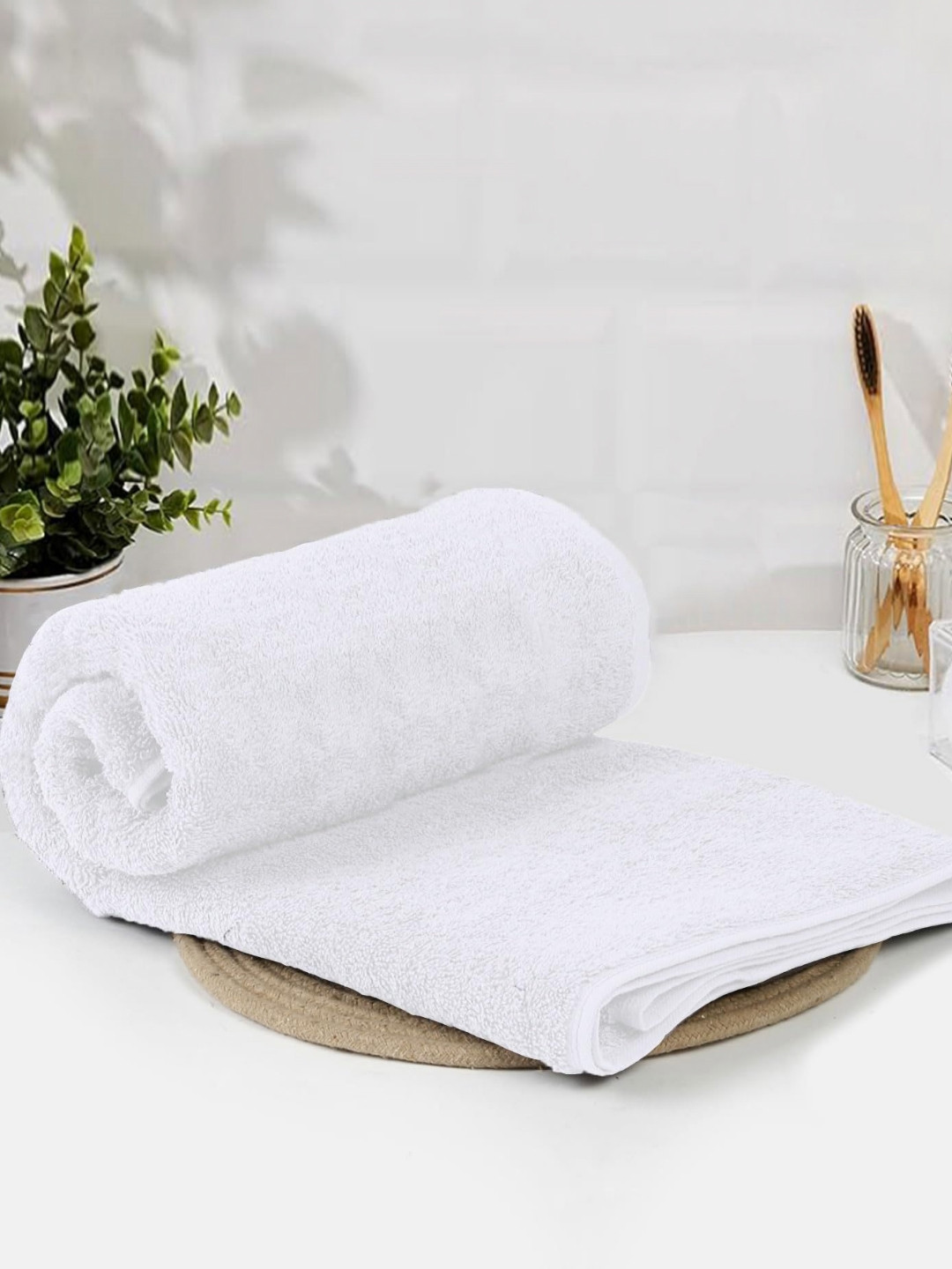 LUXEHOME INTERNATIONAL White Bamboo 650 GSM Bath Towel