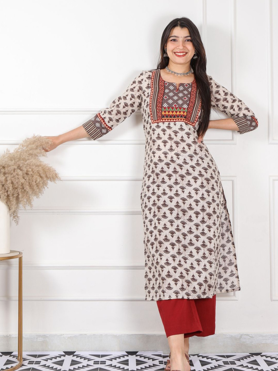 Desi Sandook Women Printed  Straight Kurtas With Mirror & Kutch Work Details