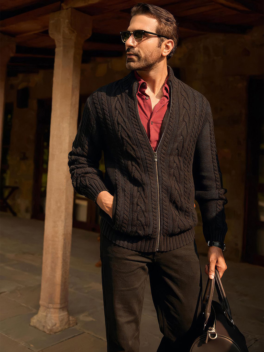 Andamen Men Cable Knit Cardigan with Zip Detail Detail