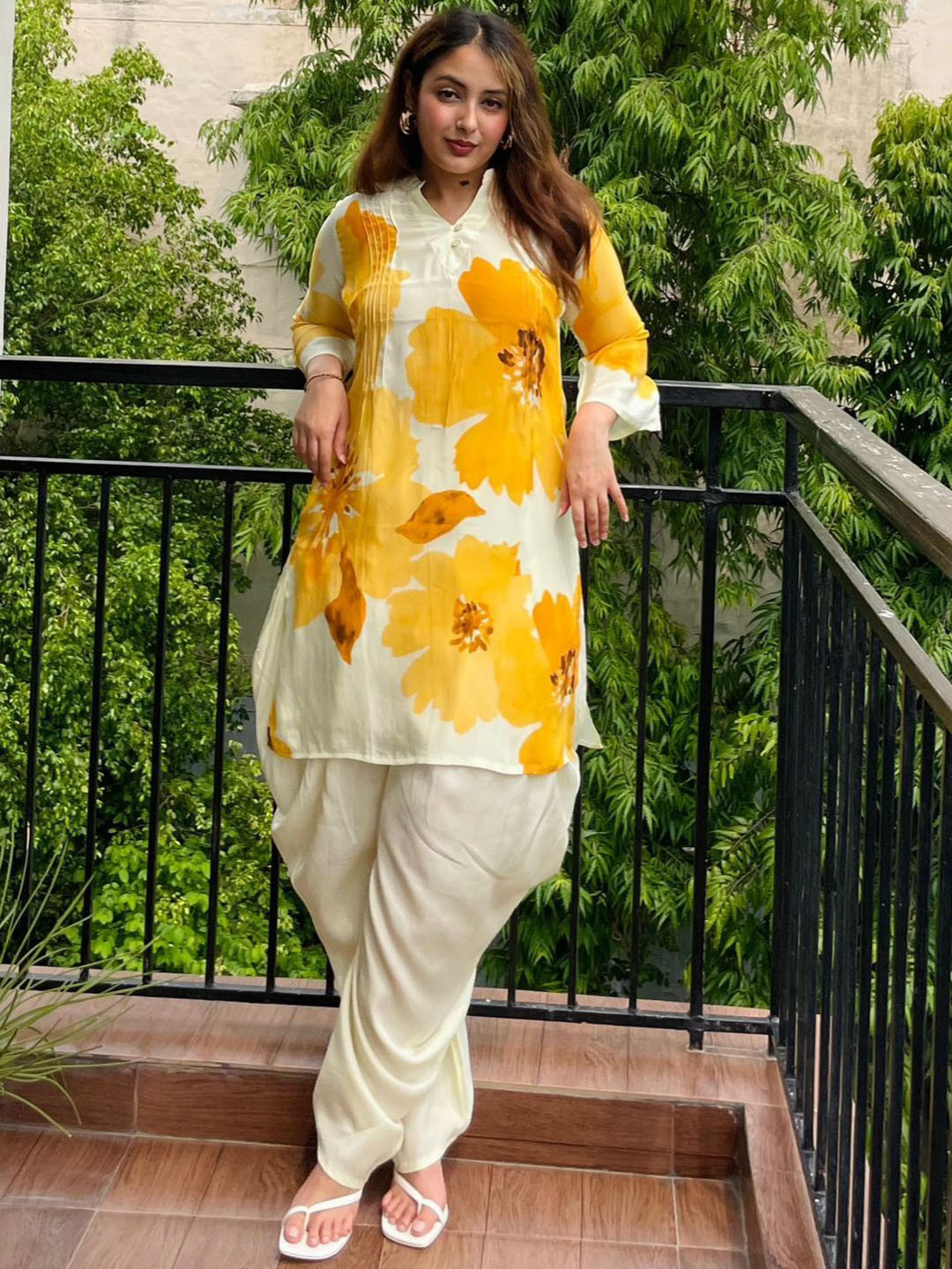 WAMA TRENDZ Seher Women Yellow Floral Printed Regular Kurti with Dhoti Pants