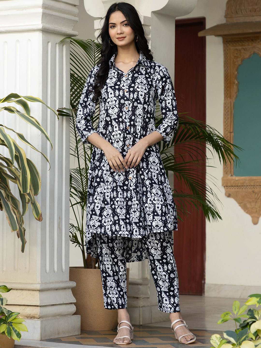 4 STOCK Printed Shirt Collar Shirt & Trousers