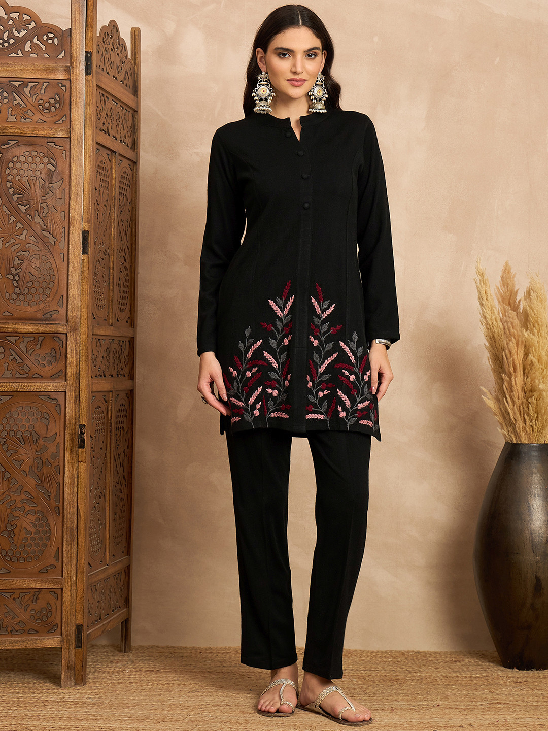 CLAPTON Women Ethnic Motifs Embroidered Regular Thread Work Kurta with Trousers & Woollen