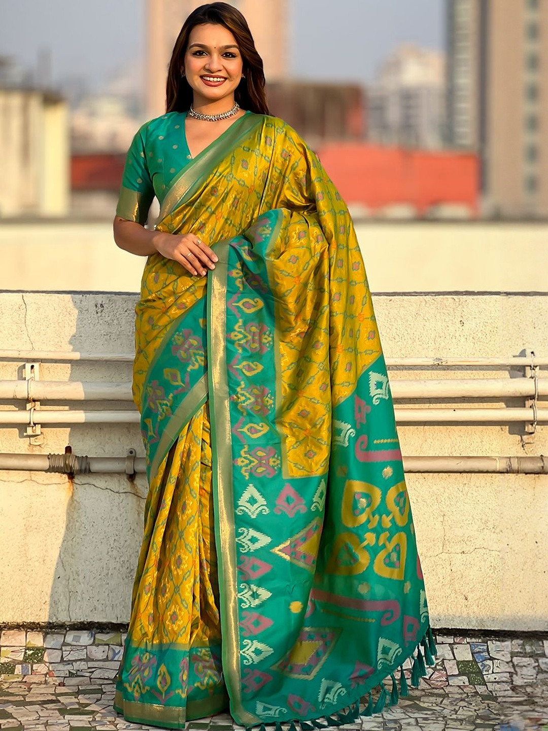 Suha Ethnic Motifs Woven Design Zari Handloom Patola Saree With Unstiched Blouse Piece