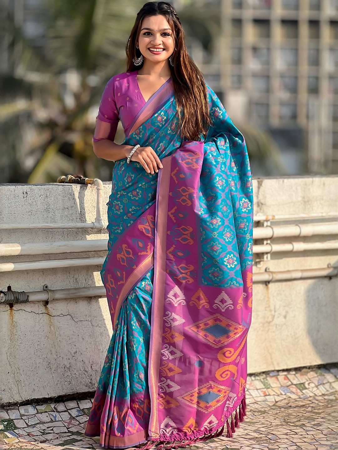 Suha Ethnic Motifs Woven Design Zari Handloom Patola Saree With Unstiched Blouse Piece