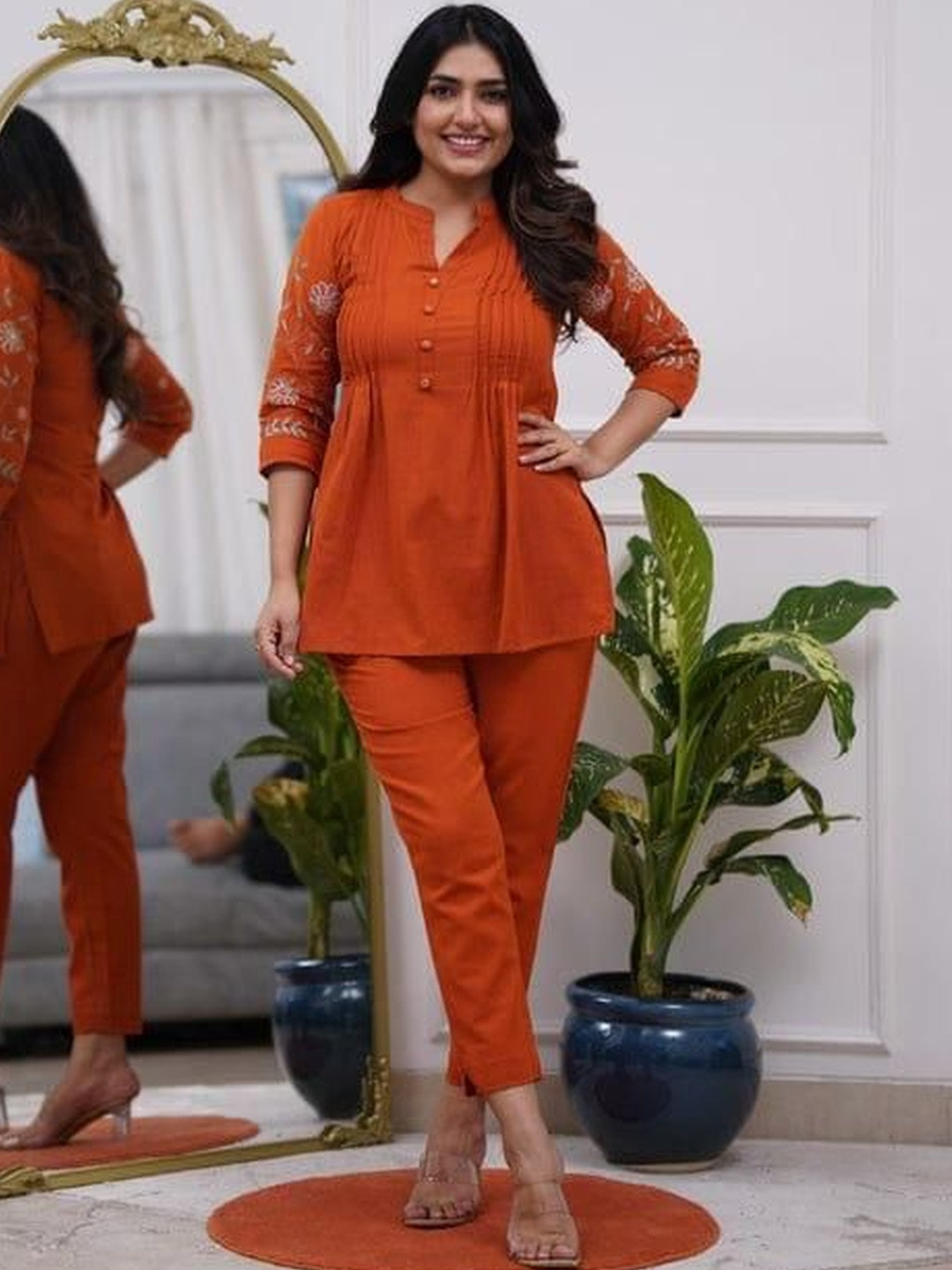 Minifest Floral Embroidered Mandarin Collar Beads & Stones Pure Cotton Kurti With Trousers