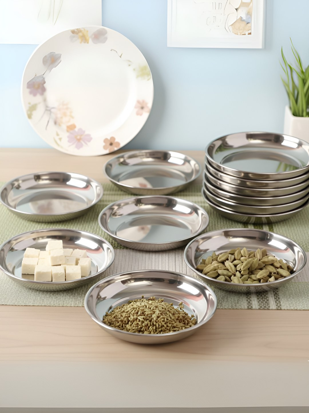 Sharda Metals Silver-Toned 12 Pieces Stainless Steel Glossy Plates