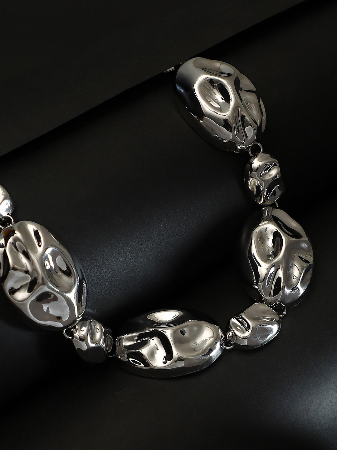 SOHI Silver-Plated Chunky Dented-Pierre Collar Statement Necklace