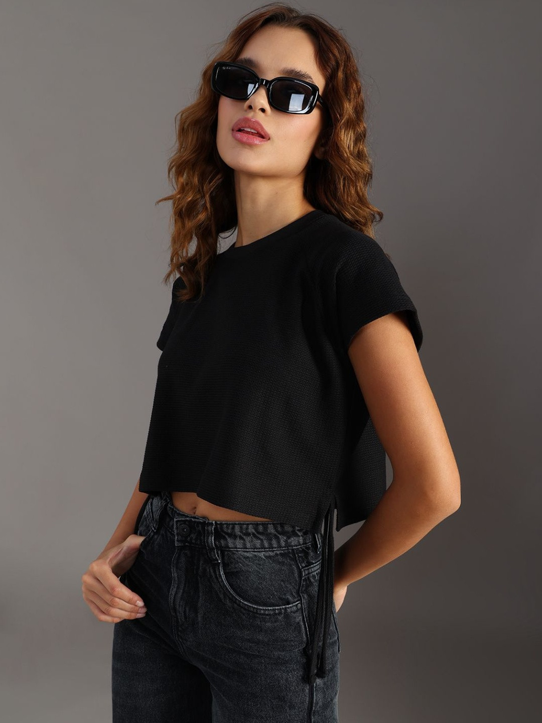 LIMEROAD Women Solid Crop Length Crew Neck Top