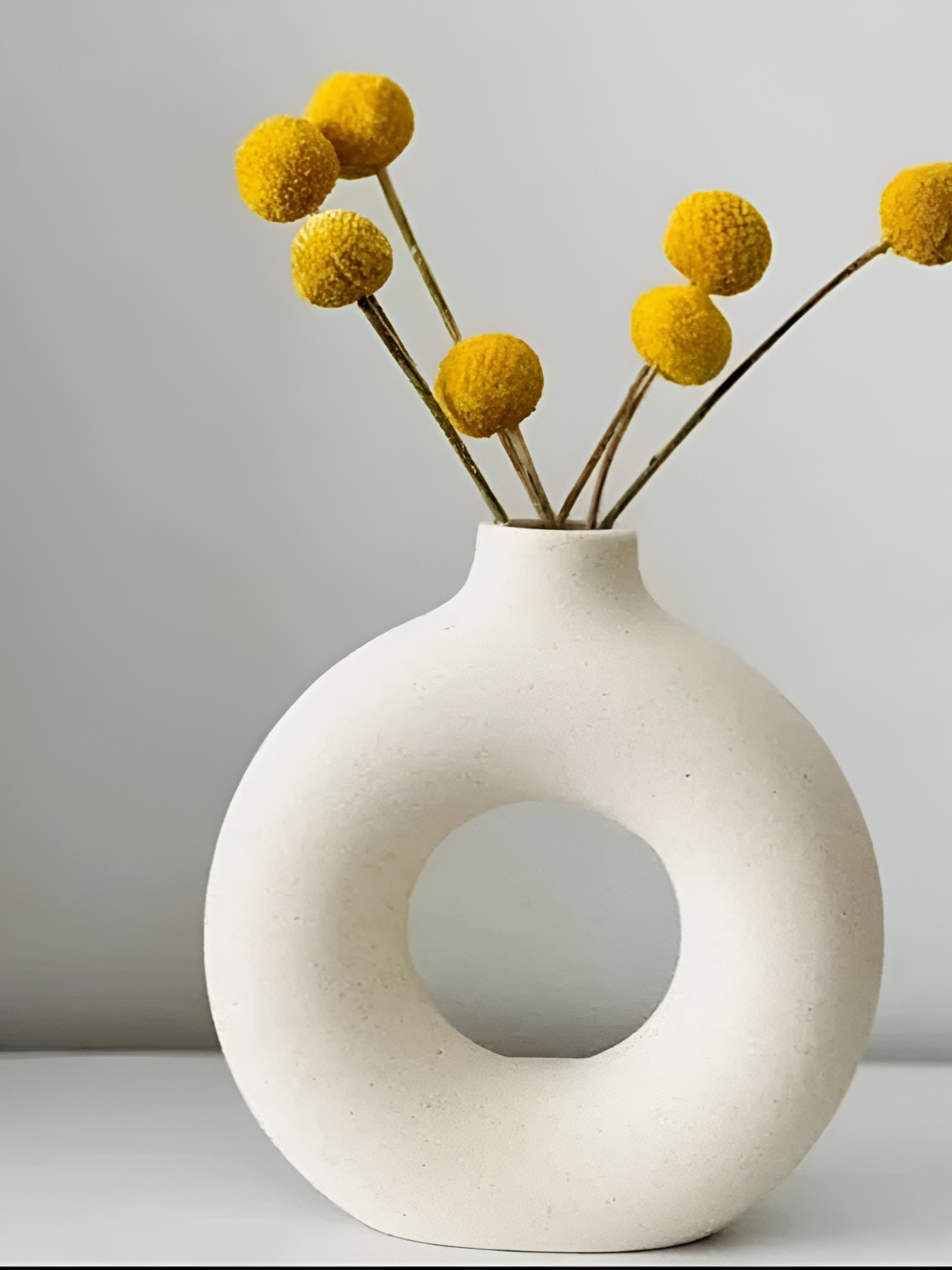 THE SACRED GIFTS White Donut-Shaped Ceramic Flower Vases