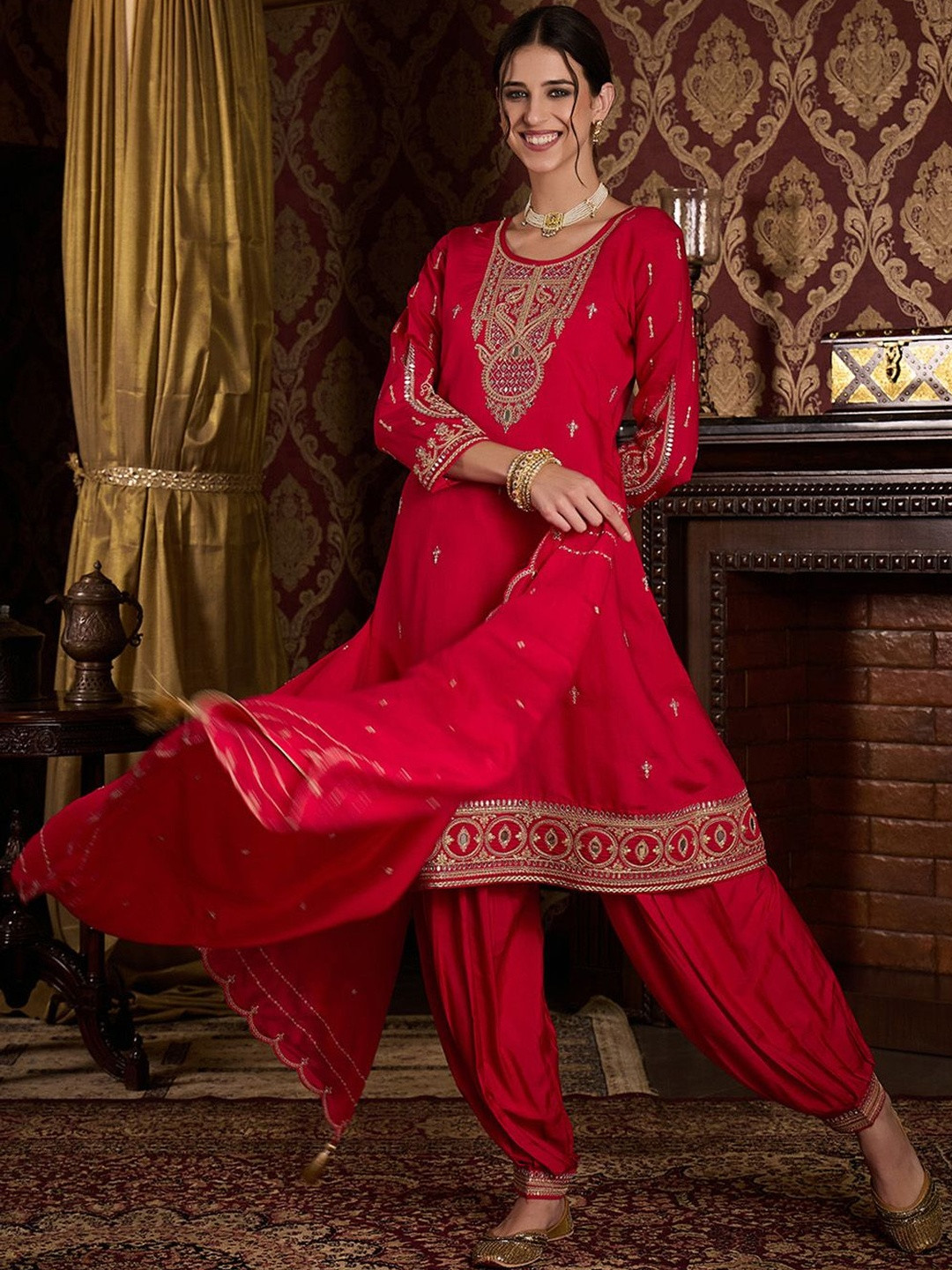 CHHAAP Embroidered Kurta with Salwar and Dupatta
