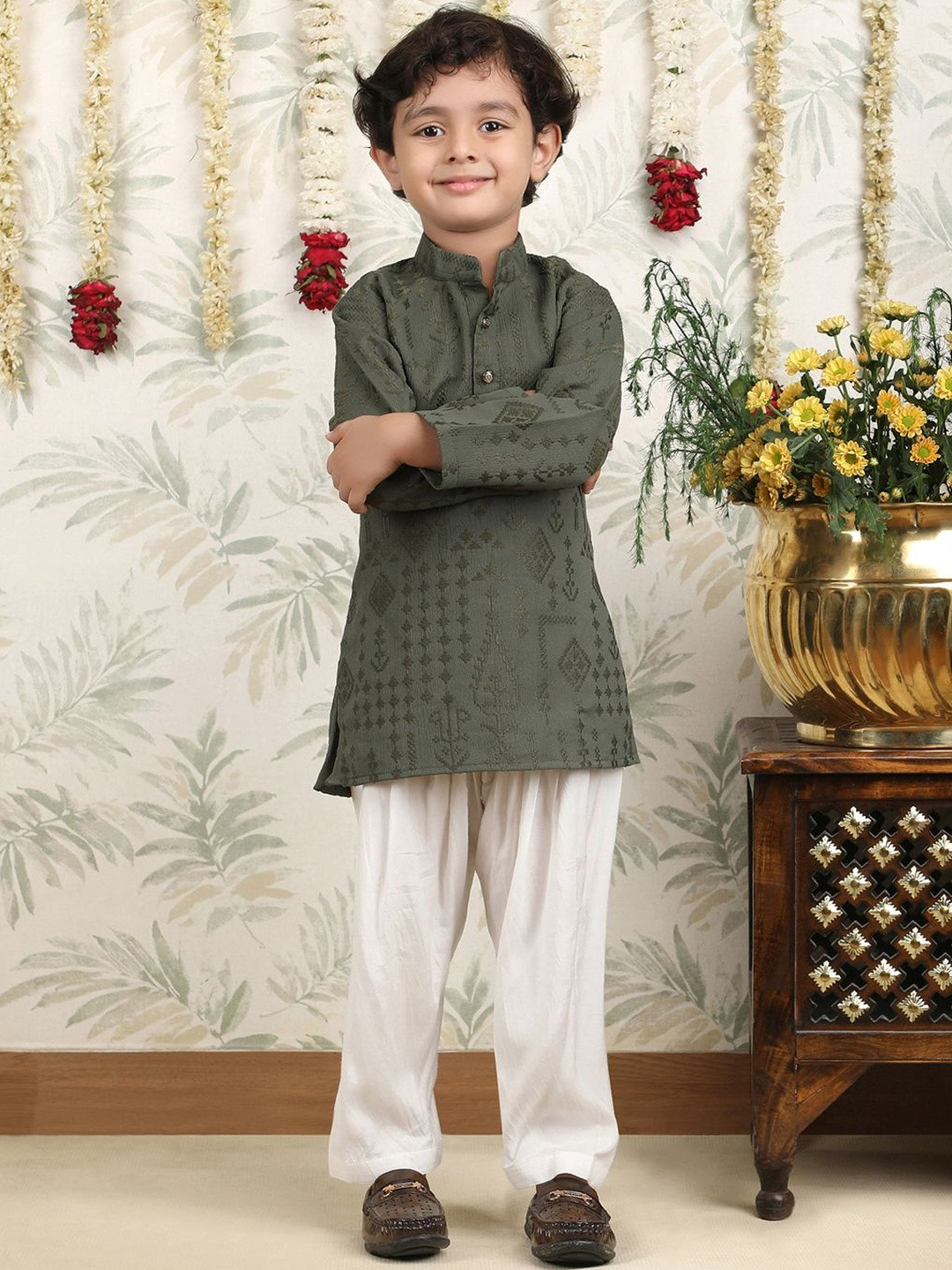 Polka Tots Boys Floral Embroidered Regular Pure Cotton Kurta with Pyjamas