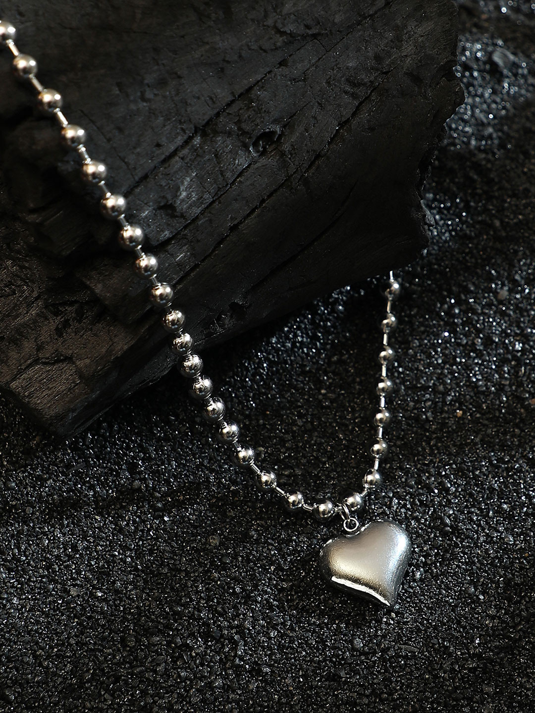 SOHI Silver-Plated The Puffer-Cuoer Pendant Necklace