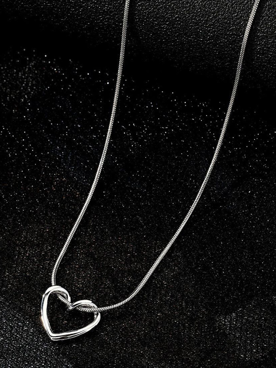 Feel style Unisex Silver-Plated Heart Shaped Pendant With Chain