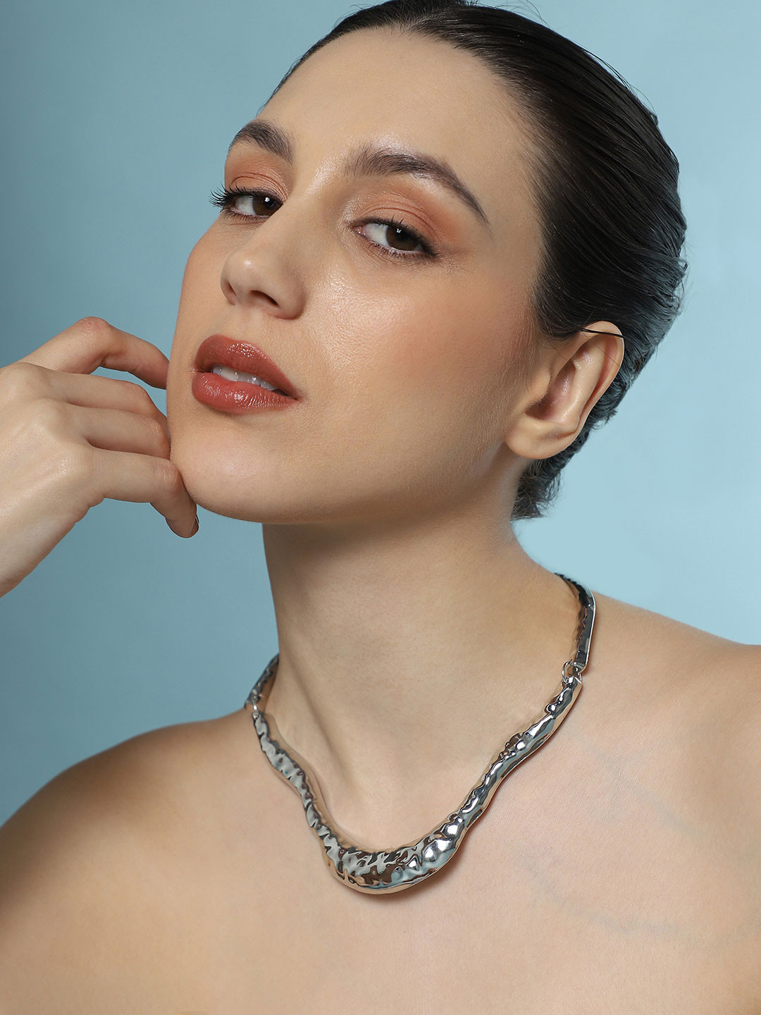 SOHI Silver-Plated The Hammered-Horn Collar Necklace