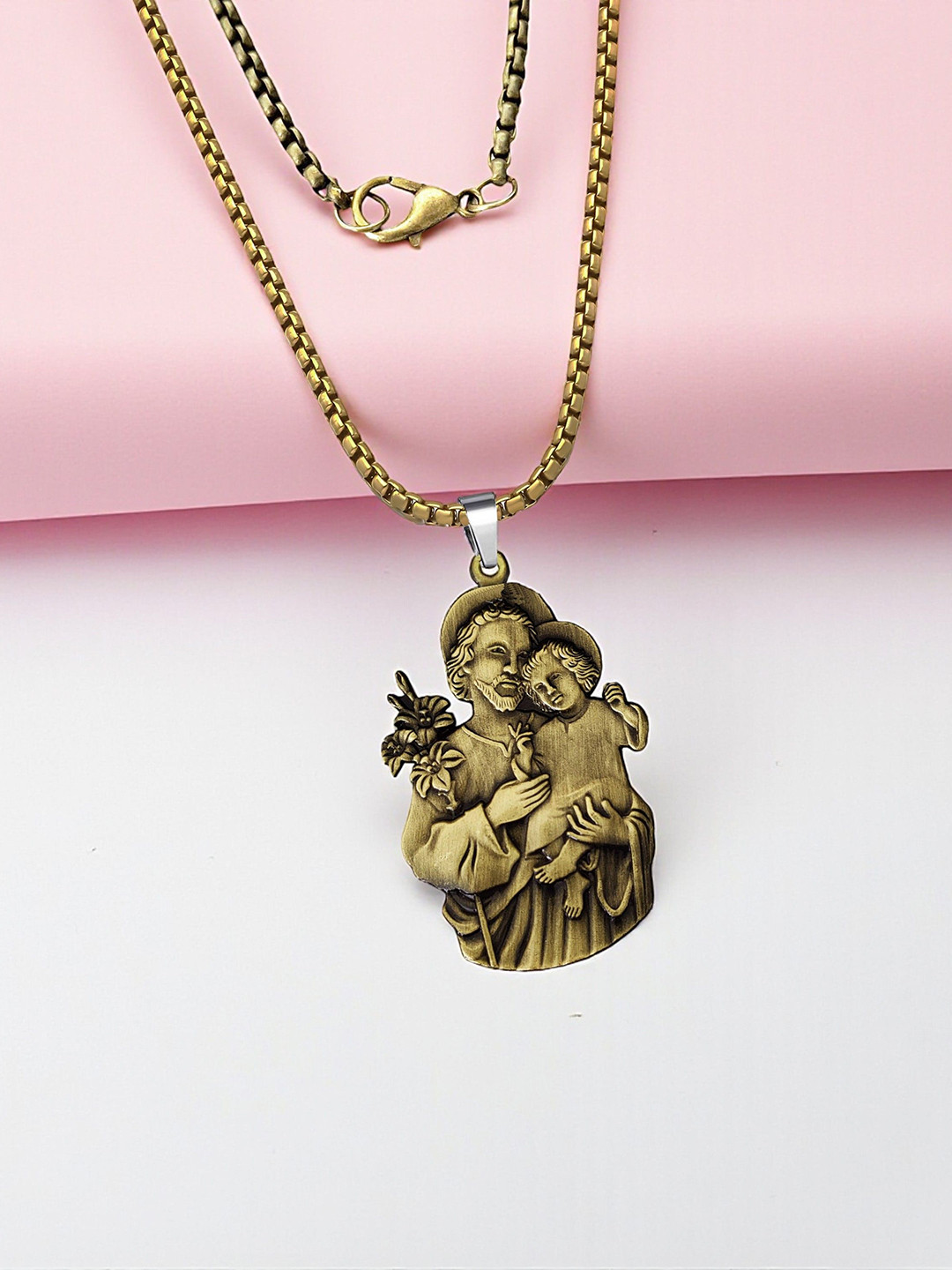 THE MEN GIFT Saint Joseph With Child Jesus Leaf Shaped Pendant With Chain