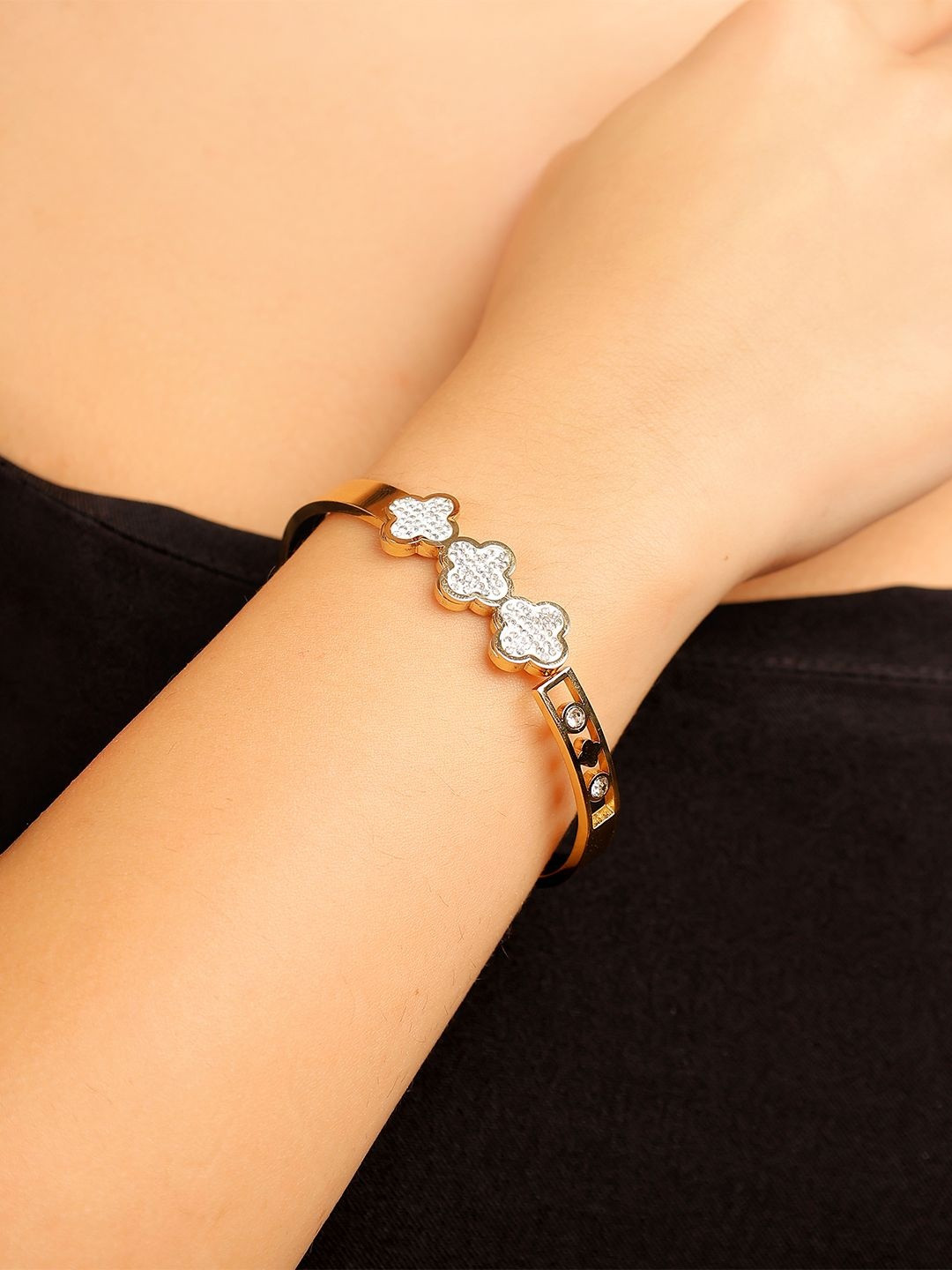 jooltara Women Stone-Studded Clover Motif Bangle-Style Bracelet