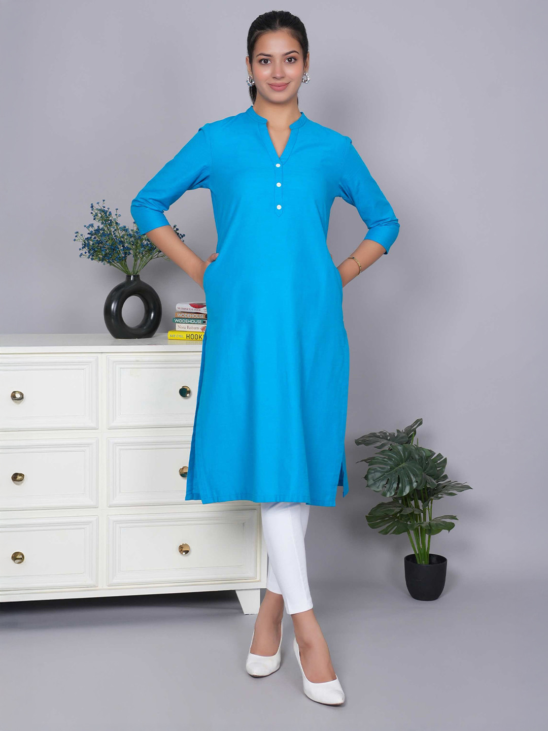 Mlada Women Solid Side Slits Long Straight Kurti