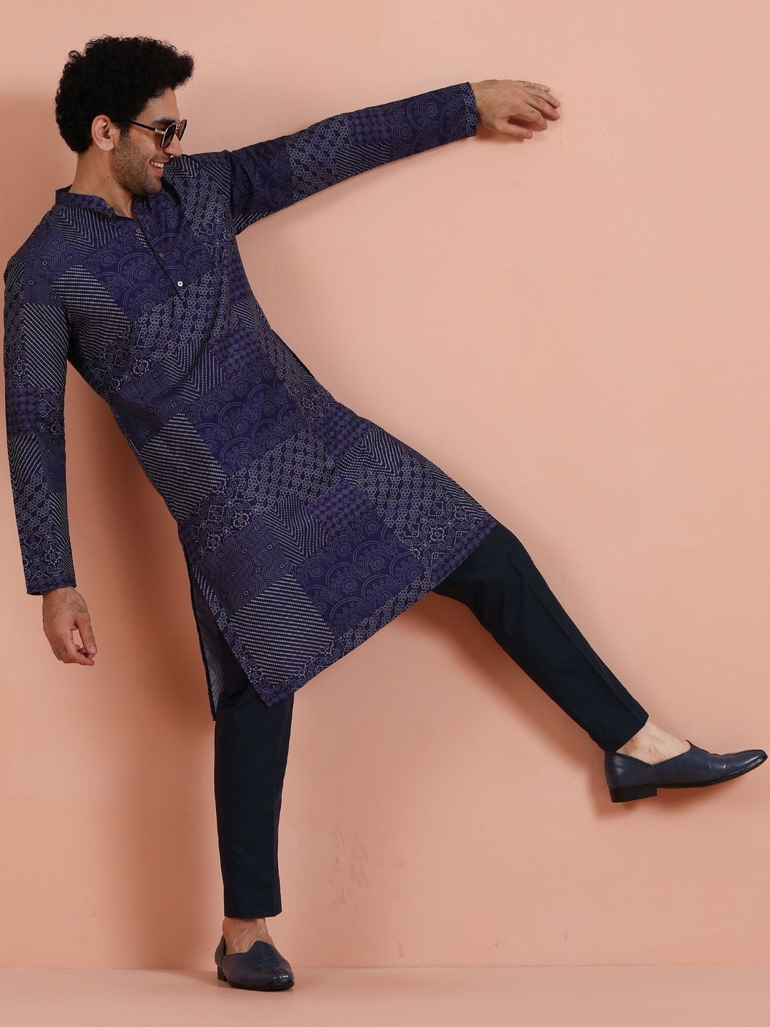 KISAH Men Blue Bandhni Kurta Trouser Set