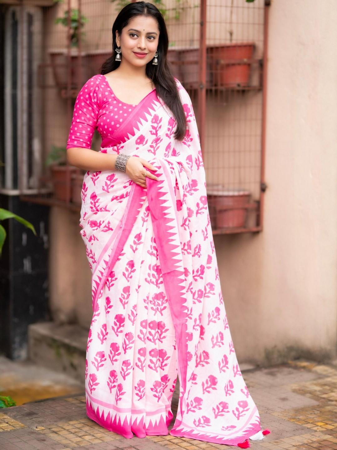 DIVASTRI Batik Designer Block Printed Saree With Blouse