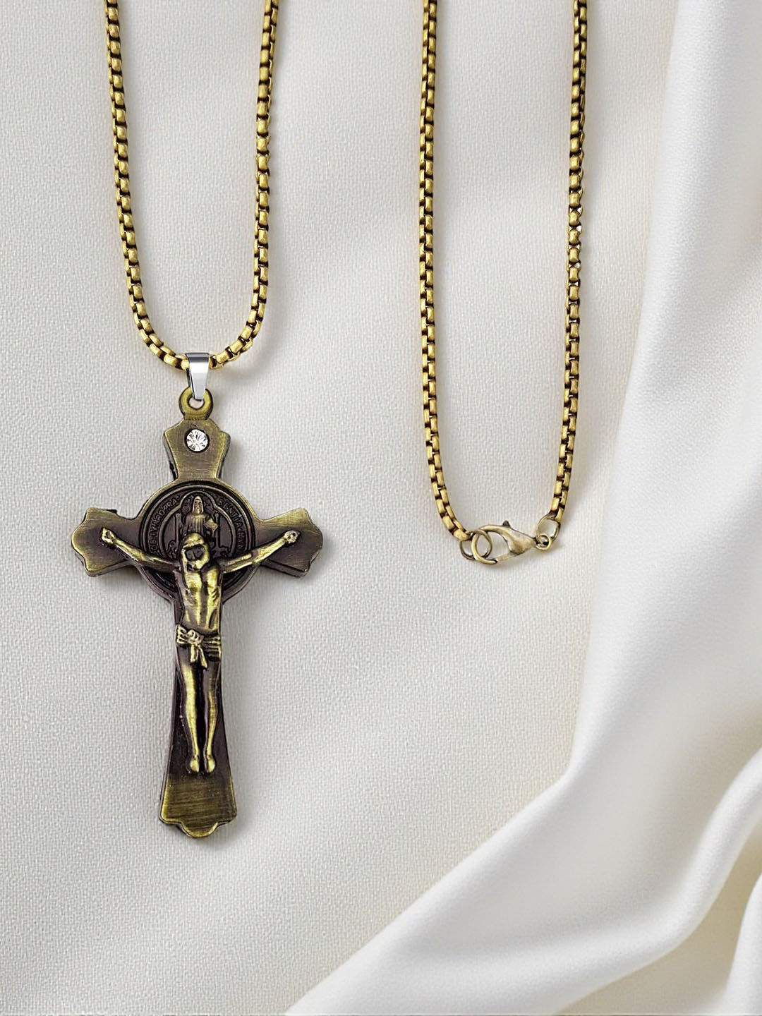 THE MEN GIFT  Jesus Crucifix Cross Contemporary Shaped Pendant with Chain