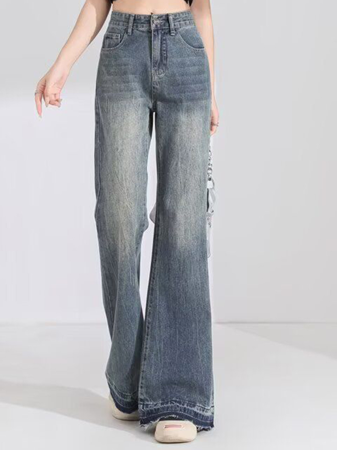 StyleCast Women High-Rise Medium Shade Light Fade Flared Jeans