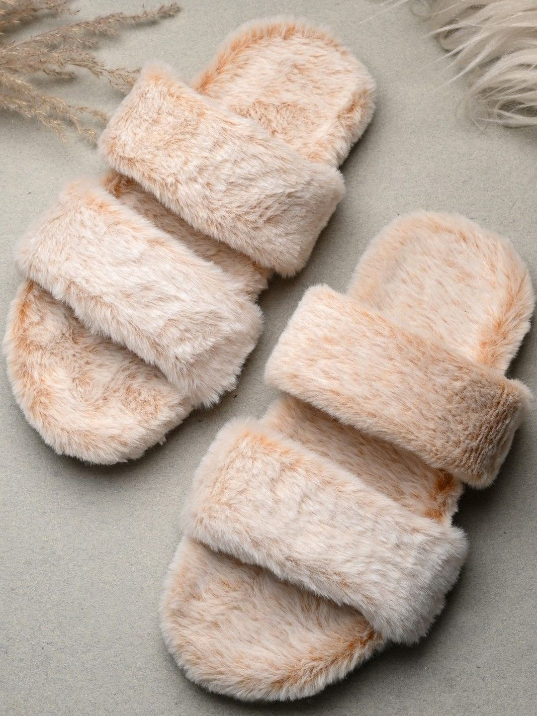 DressBerry Women Cream Cozy Fur Open Toe Casual Flats