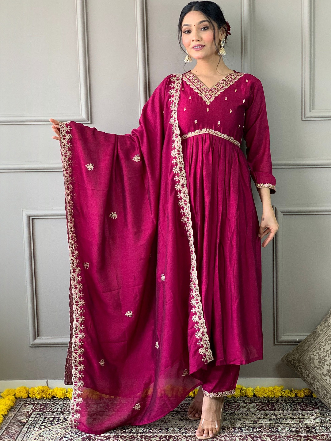 AG TEXTILE Women Floral Embroidered Panelled Thread Work Chanderi Silk Kurta with Trousers & With Dupatta