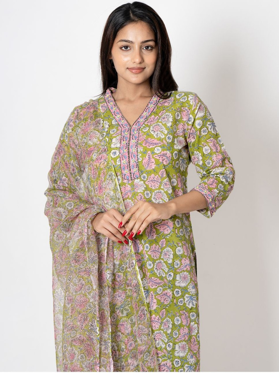 Pink Earth Floral Printed Pure Cotton Kurta With Trousers & With Dupatta